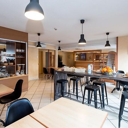Hotel First Ροντέζ Εξωτερικό φωτογραφία