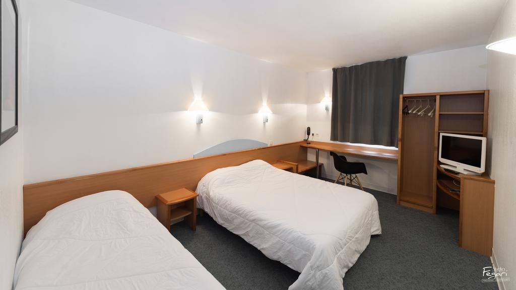 Hotel First Ροντέζ Δωμάτιο φωτογραφία