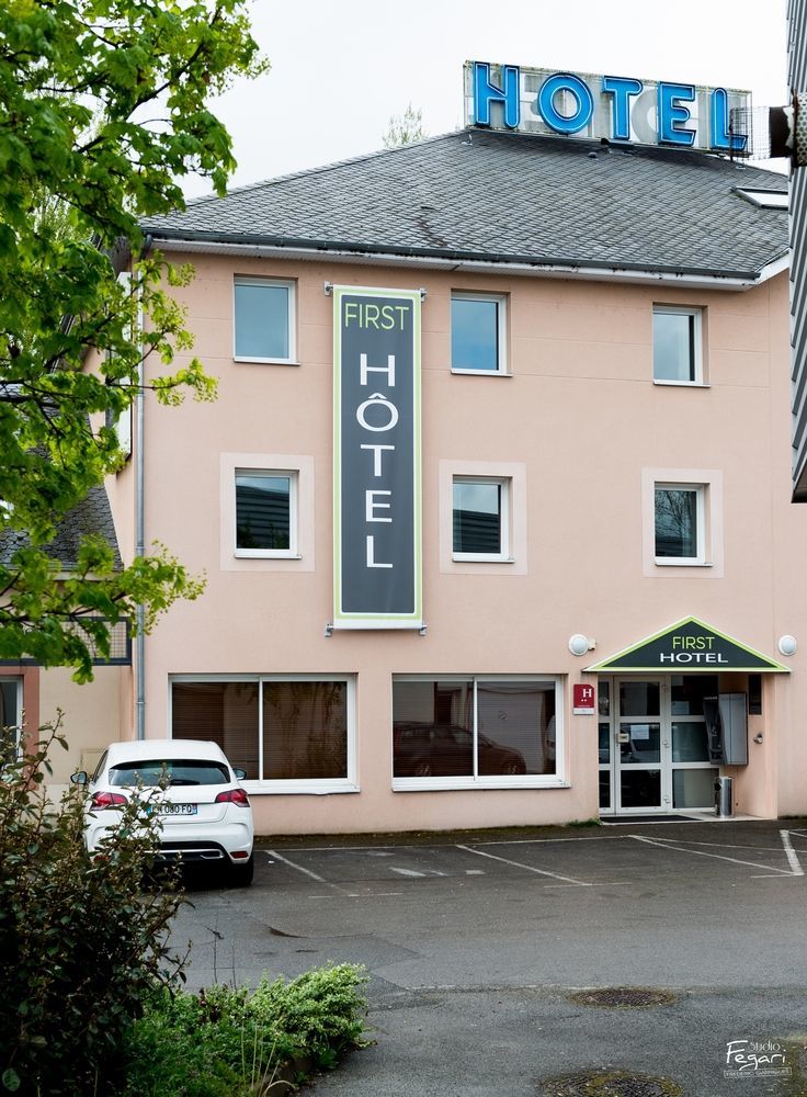 Hotel First Ροντέζ Εξωτερικό φωτογραφία